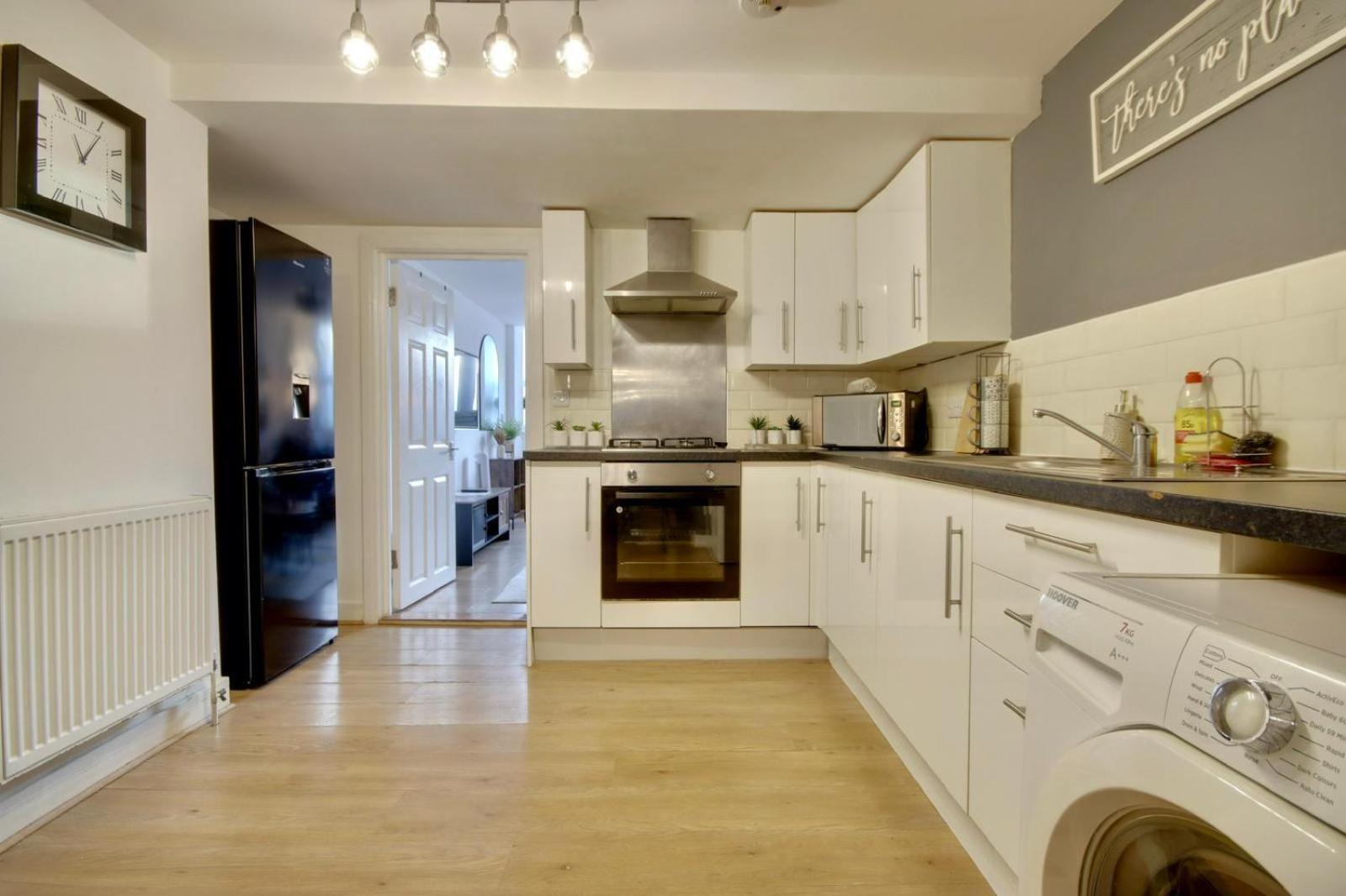 Southsea Getaway With Pool Table And Hot Tub Appartement *
